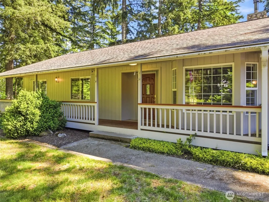 322 Country Estates Drive W Rainier WA 98576