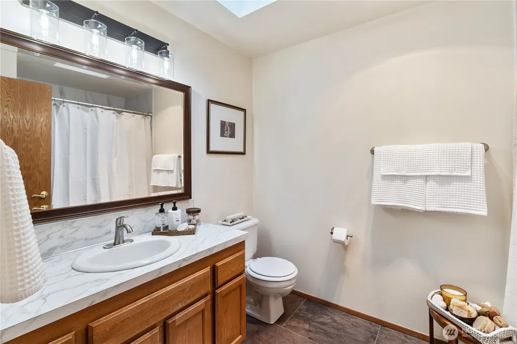 4372 Holcomb Street Port Townsend WA 98368