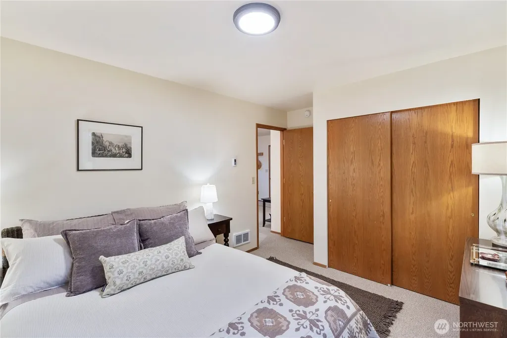 4372 Holcomb Street Port Townsend WA 98368
