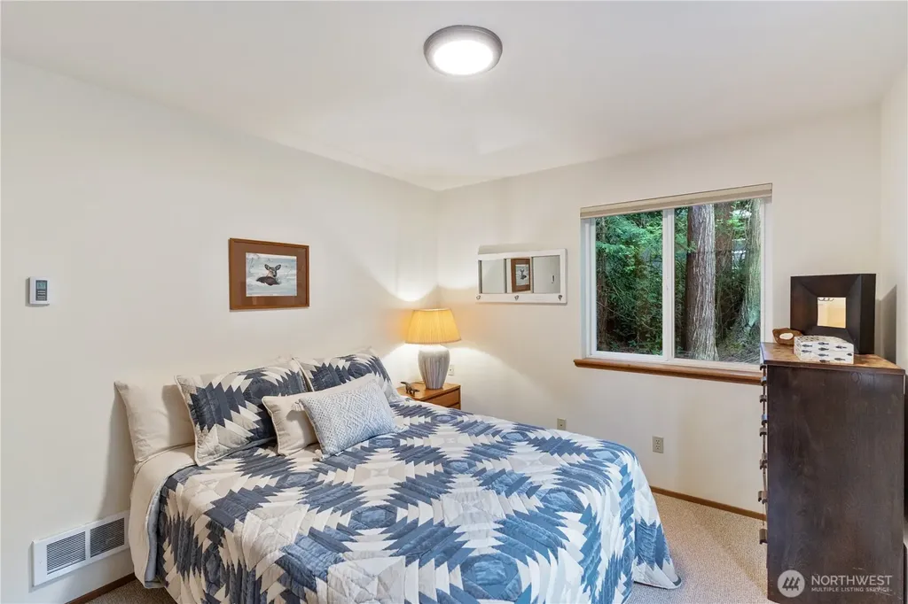 4372 Holcomb Street Port Townsend WA 98368
