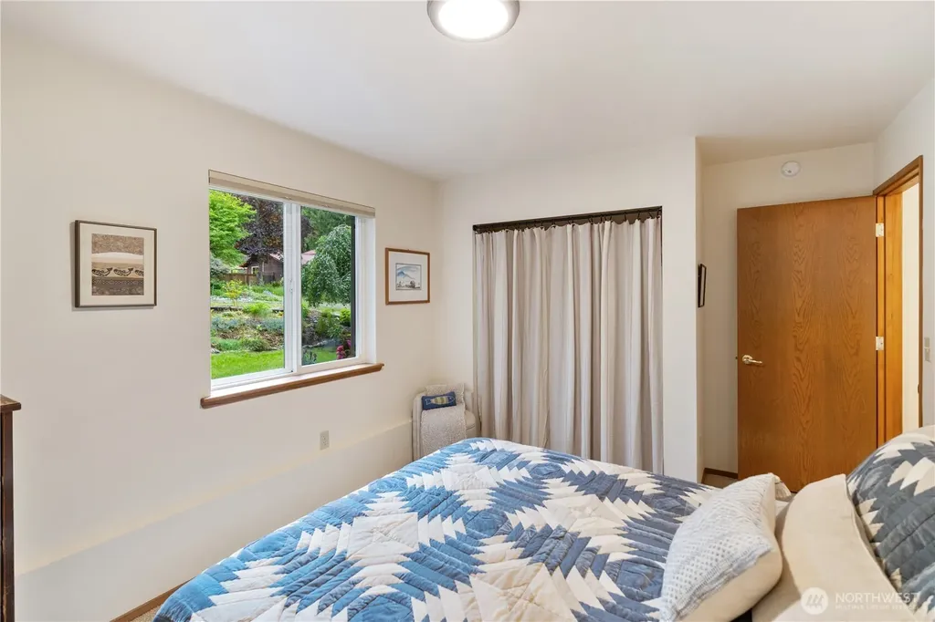 4372 Holcomb Street Port Townsend WA 98368