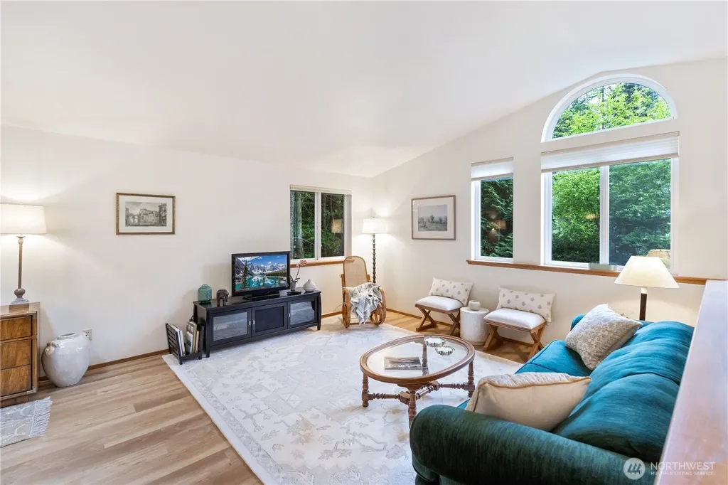4372 Holcomb Street Port Townsend WA 98368