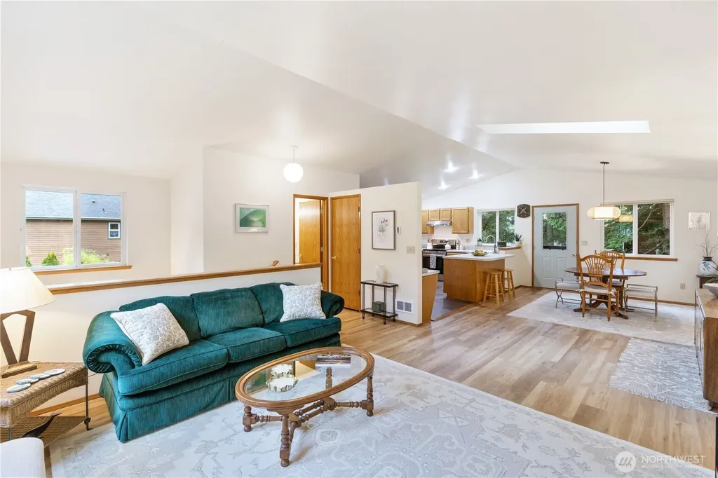 4372 Holcomb Street Port Townsend WA 98368