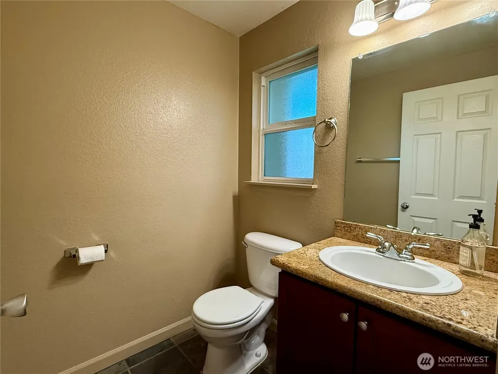 23816 12th Place S Des Moines WA 98198