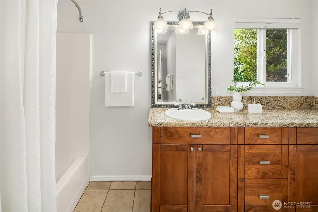 915 30th Avenue S Seattle WA 98144
