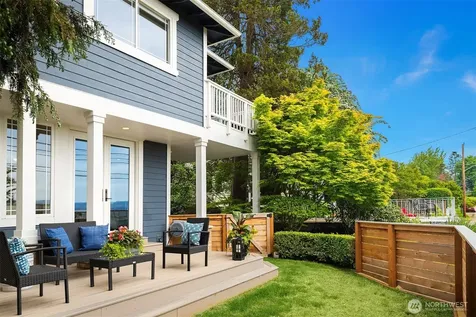 915 30th Avenue S Seattle WA 98144