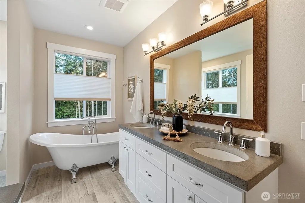 10128 Merlins Lane NW Bremerton WA 98312