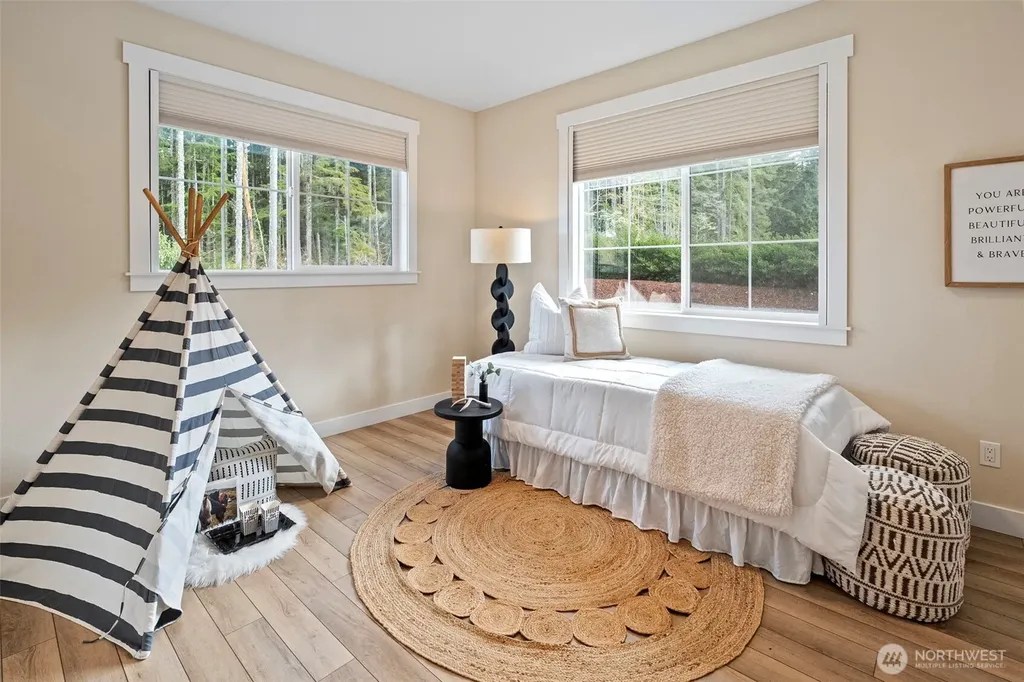 10128 Merlins Lane NW Bremerton WA 98312