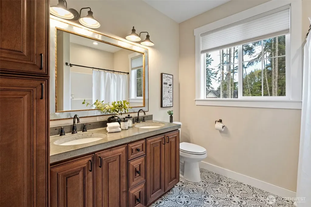 10128 Merlins Lane NW Bremerton WA 98312