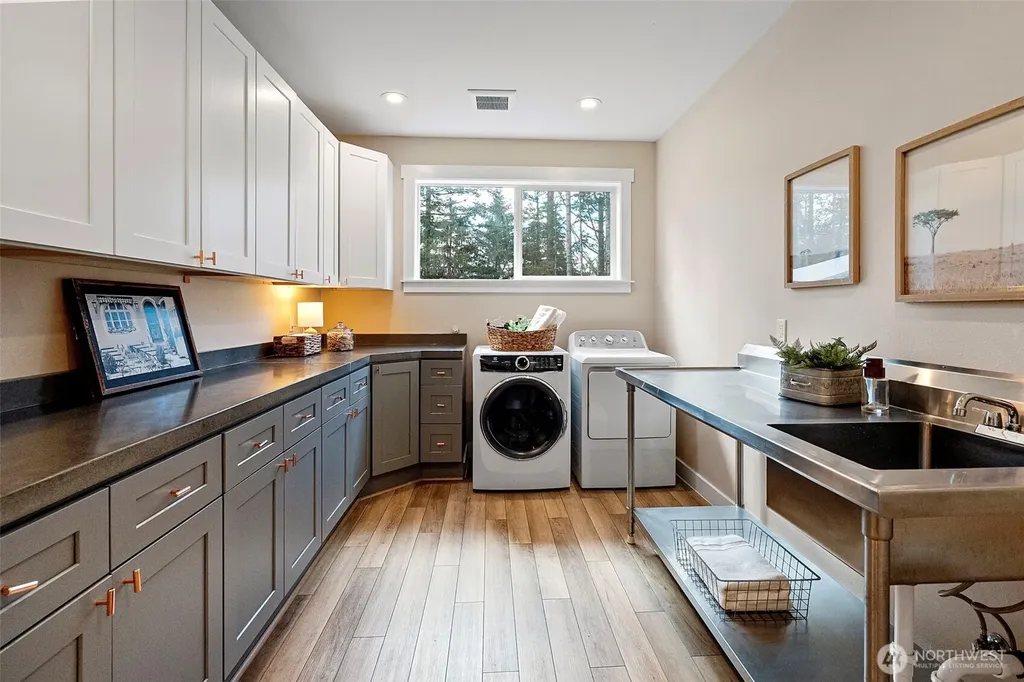 10128 Merlins Lane NW Bremerton WA 98312