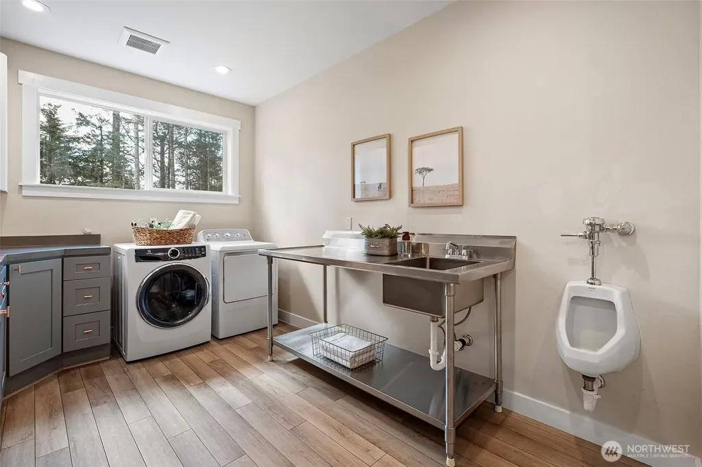 10128 Merlins Lane NW Bremerton WA 98312