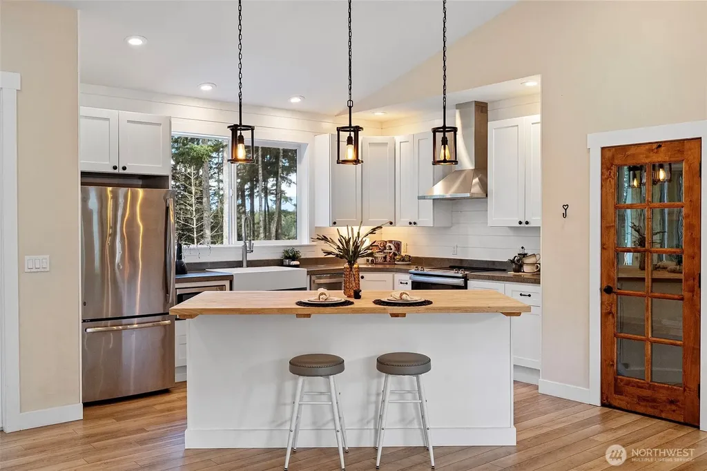 10128 Merlins Lane NW Bremerton WA 98312