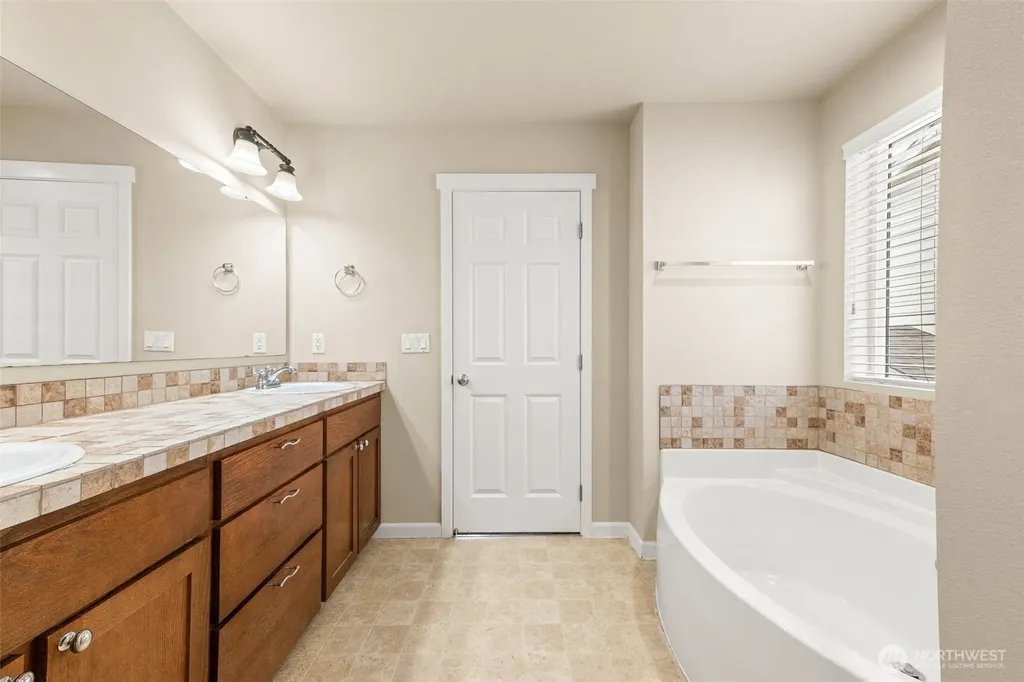 7076 Prism Street SE Lacey WA 98513