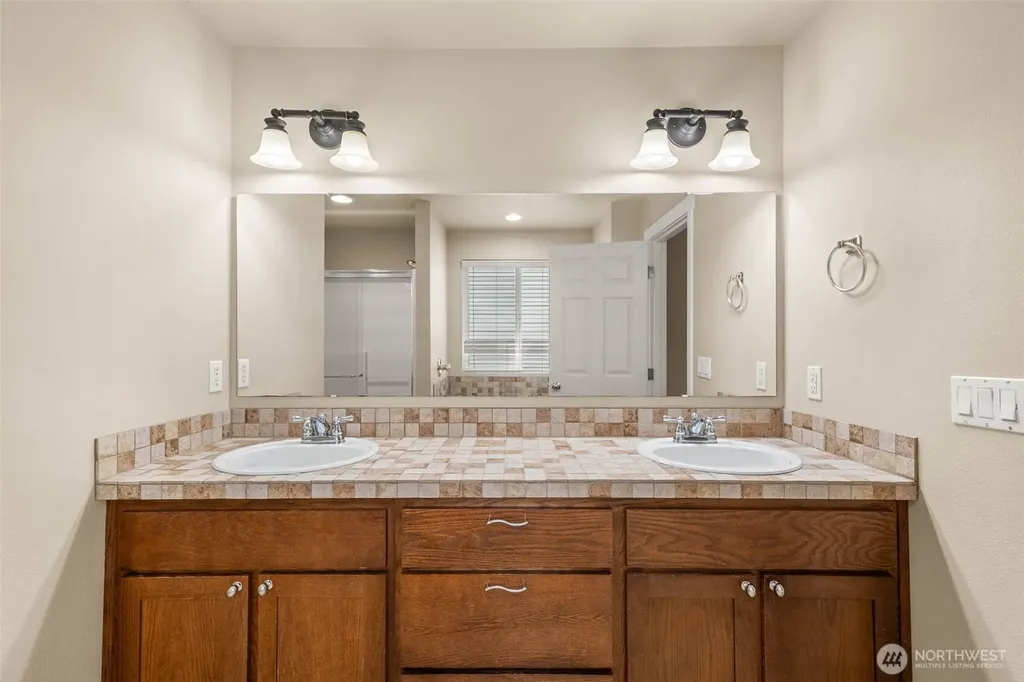 7076 Prism Street SE Lacey WA 98513