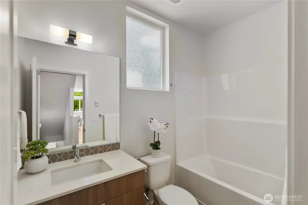 18309 11th Avenue NE Shoreline WA 98155