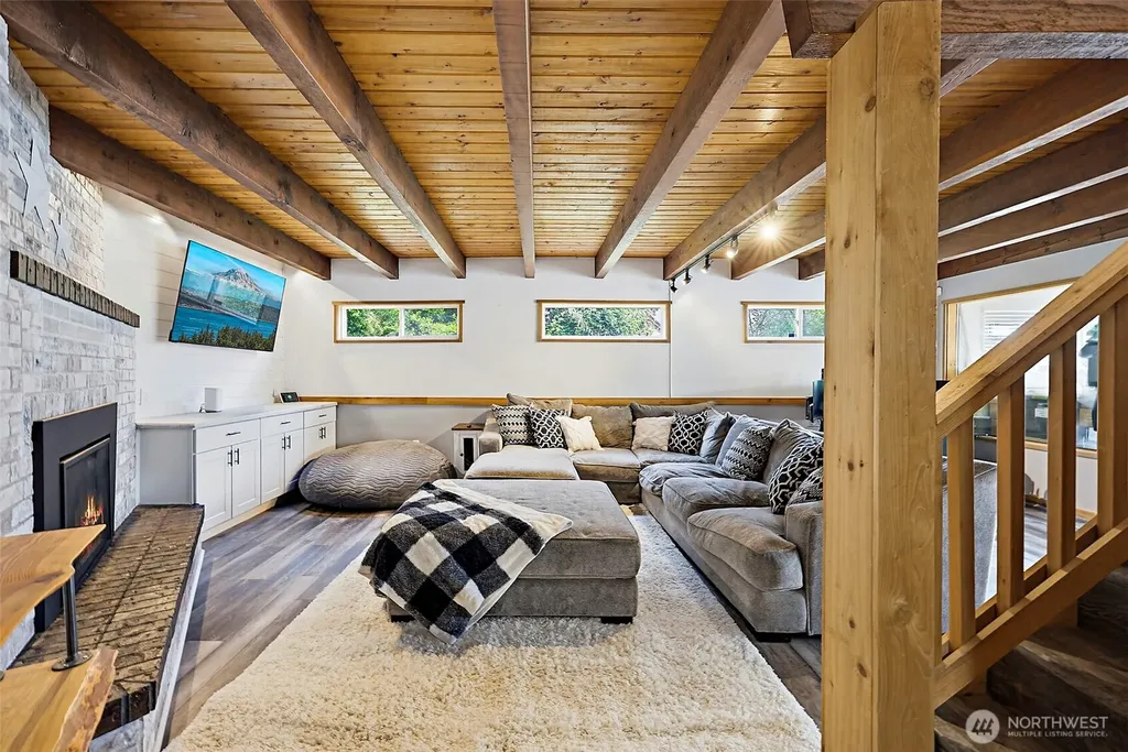 33915 Tanwax Court E Eatonville WA 98328