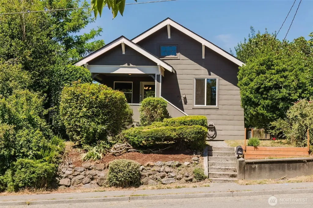1922 4th Street Bremerton WA 98337