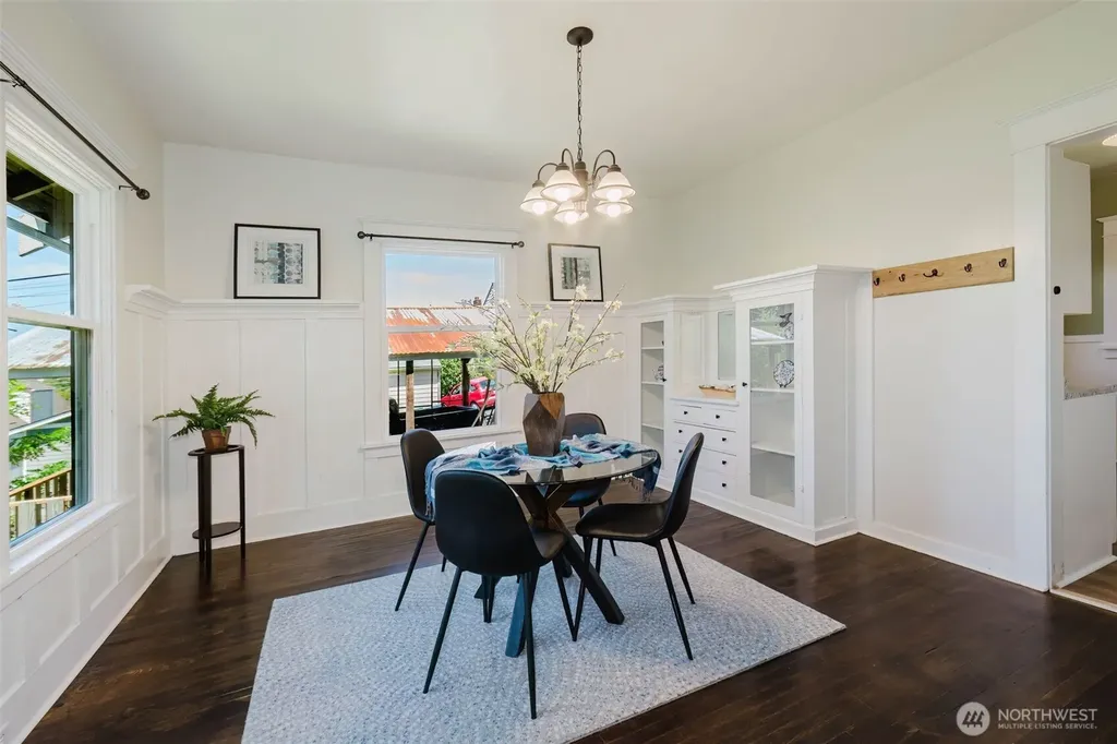 1922 4th Street Bremerton WA 98337