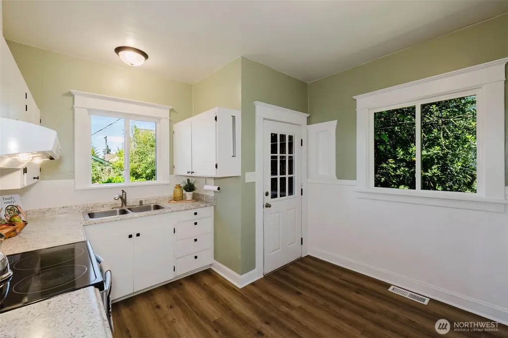 1922 4th Street Bremerton WA 98337