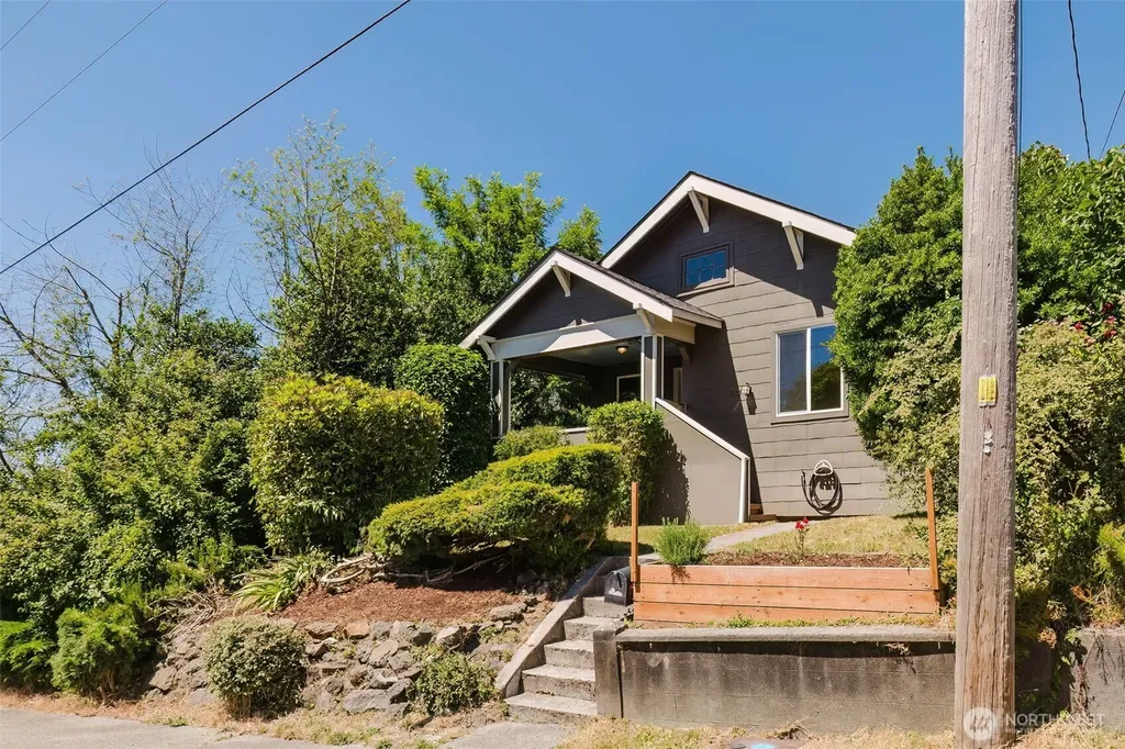 1922 4th Street Bremerton WA 98337