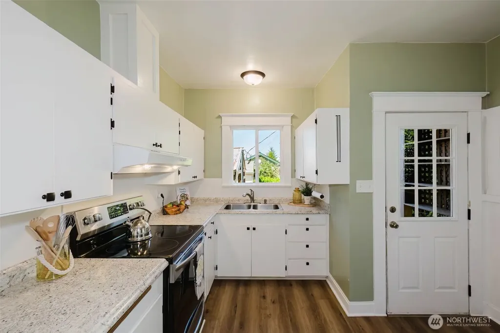 1922 4th Street Bremerton WA 98337