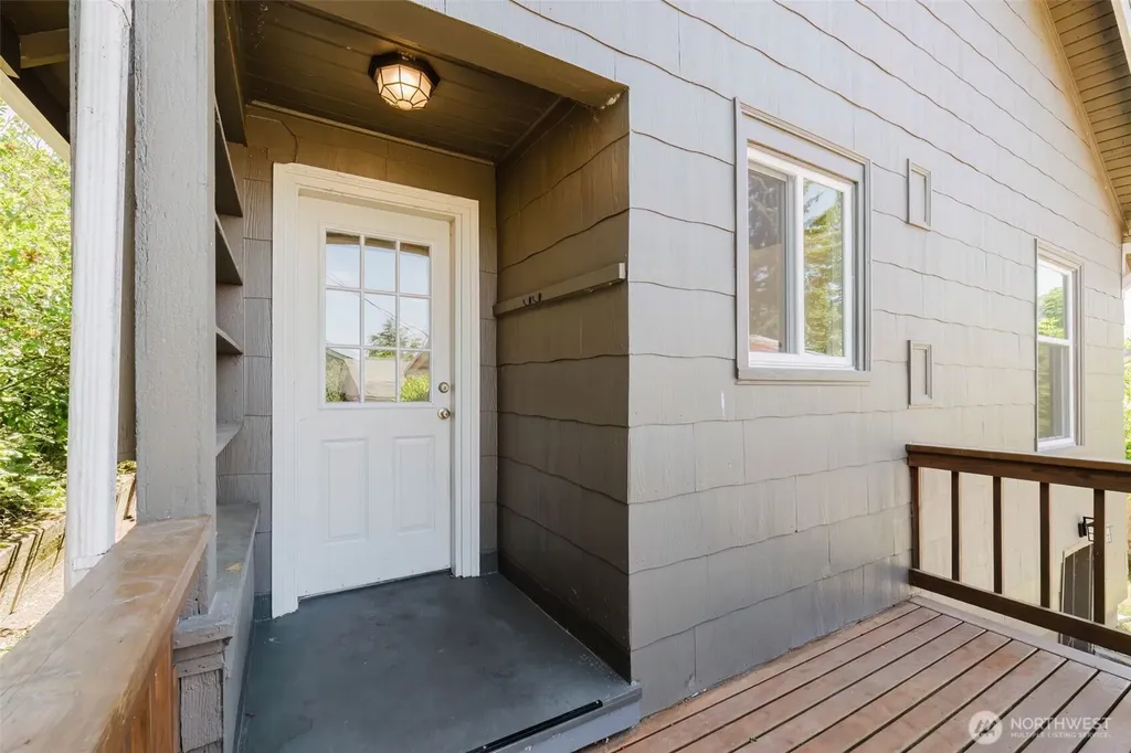 1922 4th Street Bremerton WA 98337
