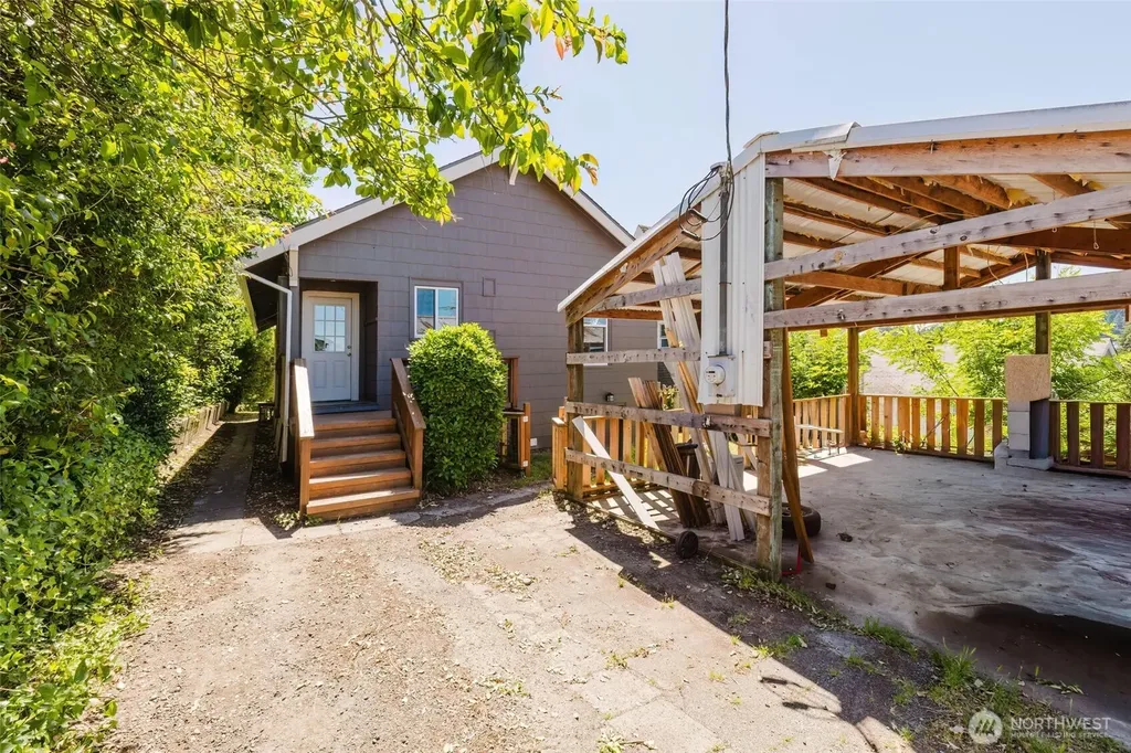 1922 4th Street Bremerton WA 98337