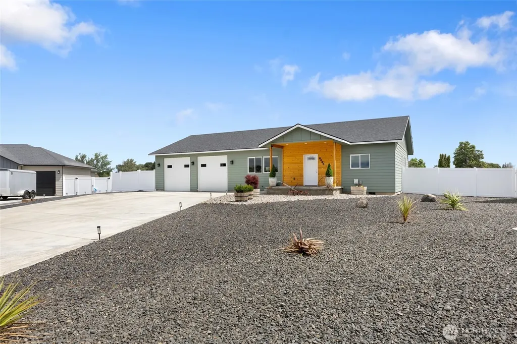 6444 Rd 2.05 NE Moses Lake WA 98837
