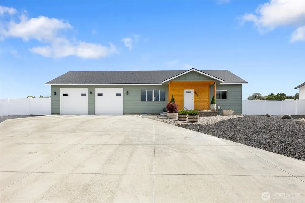 6444 Rd 2.05 NE Moses Lake WA 98837