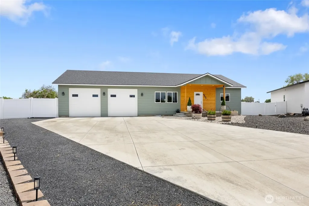 6444 Rd 2.05 NE Moses Lake WA 98837
