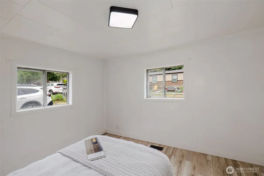 54 Sunnyhill Road W Bremerton WA 98312