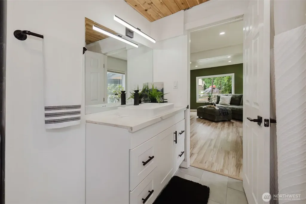 54 Sunnyhill Road W Bremerton WA 98312