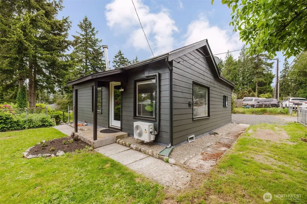 54 Sunnyhill Road W Bremerton WA 98312
