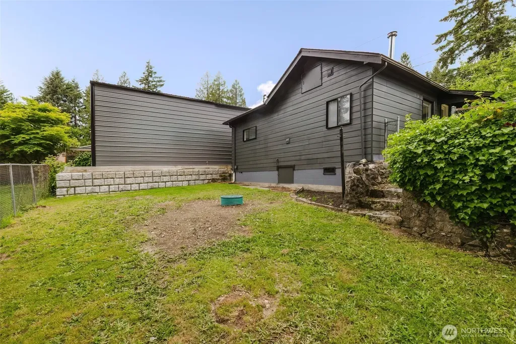 54 Sunnyhill Road W Bremerton WA 98312