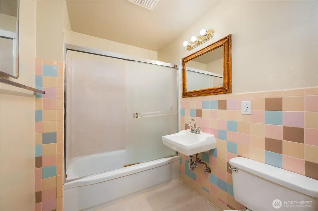7902 27th Street W University Place WA 98466