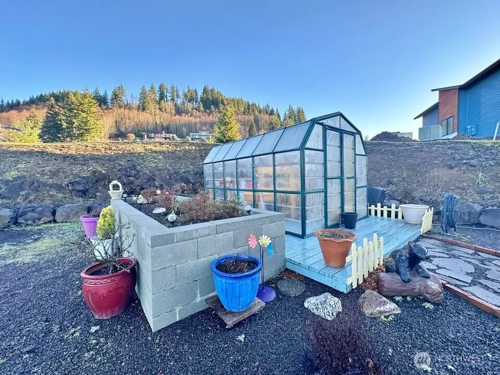 148 Pleasant Hill Drive Silver Creek WA 98585