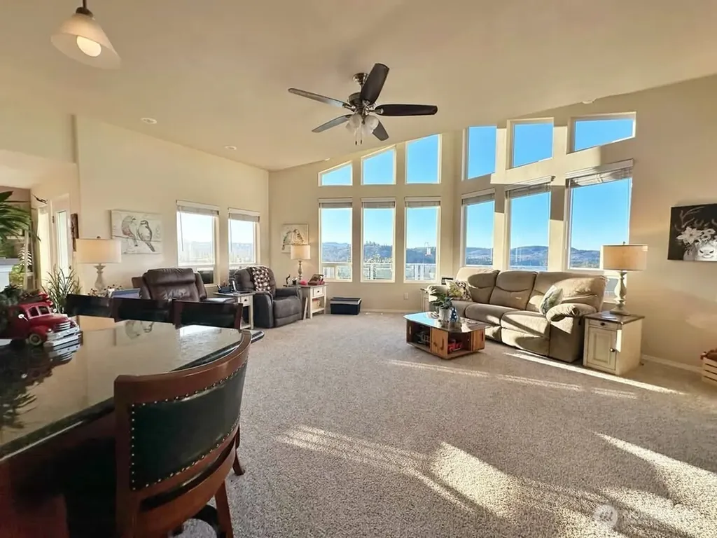 148 Pleasant Hill Drive Silver Creek WA 98585