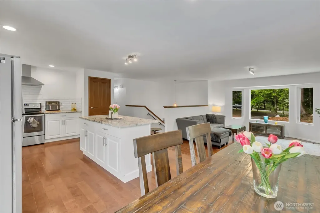17536 201st Avenue NE Woodinville WA 98077