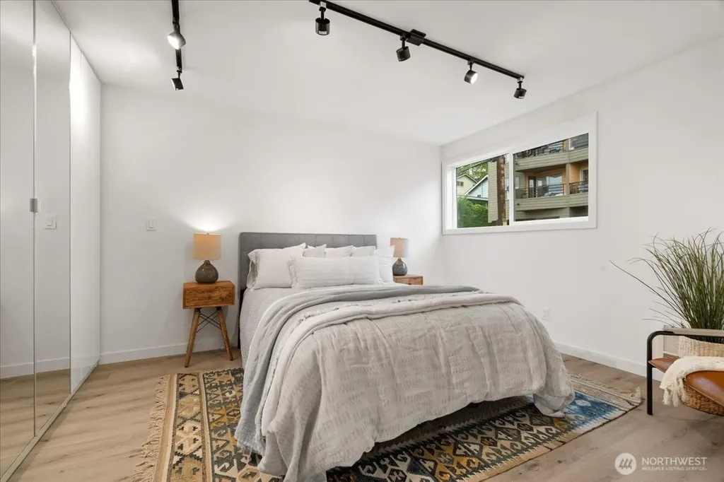 3420 15th Avenue W Seattle WA 98119