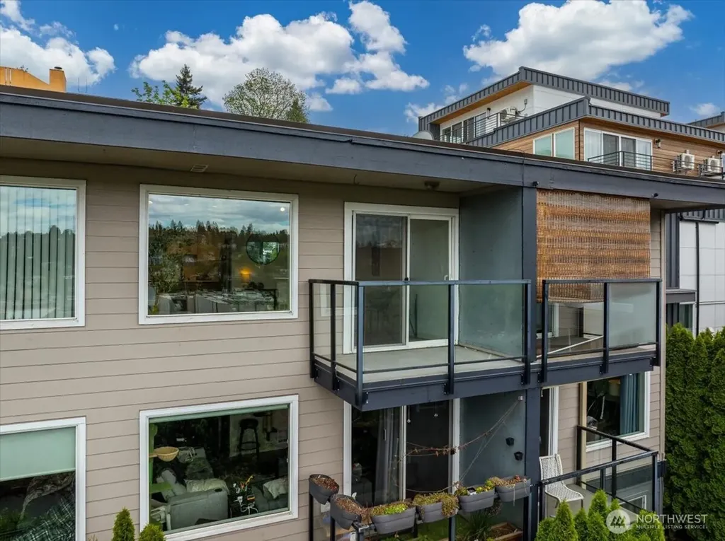 3420 15th Avenue W Seattle WA 98119