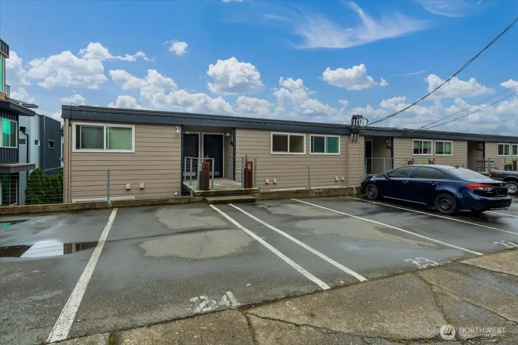 3420 15th Avenue W Seattle WA 98119
