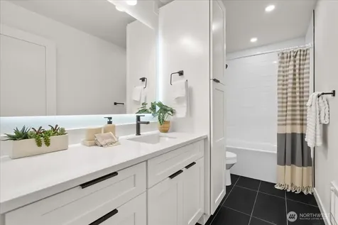 3420 15th Avenue W Seattle WA 98119