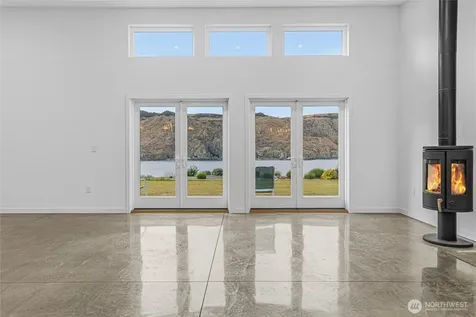 4205 E Plum Point Grand Coulee WA 99133
