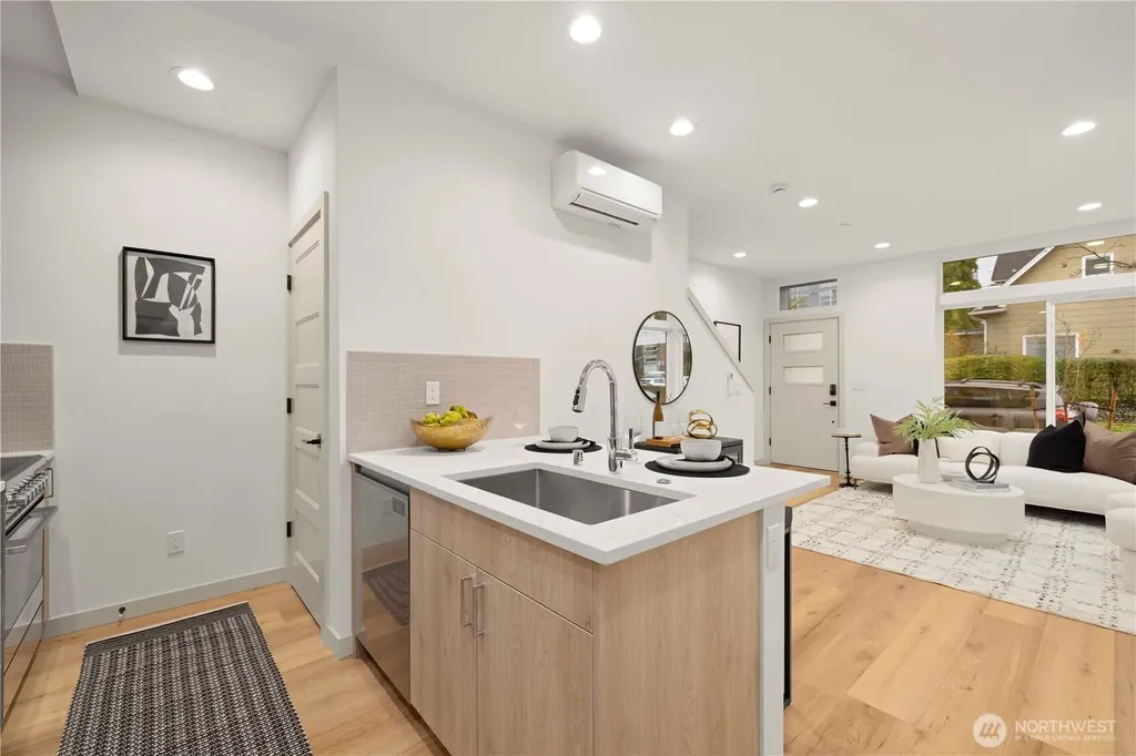 7005 9th Avenue NE Seattle WA 98115