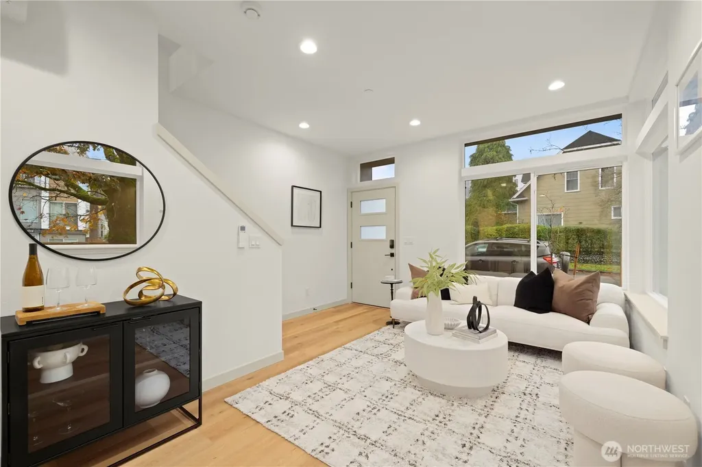 7005 9th Avenue NE Seattle WA 98115