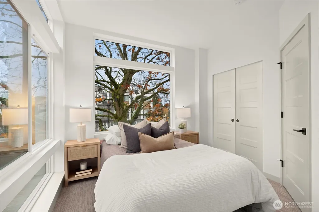 7005 9th Avenue NE Seattle WA 98115