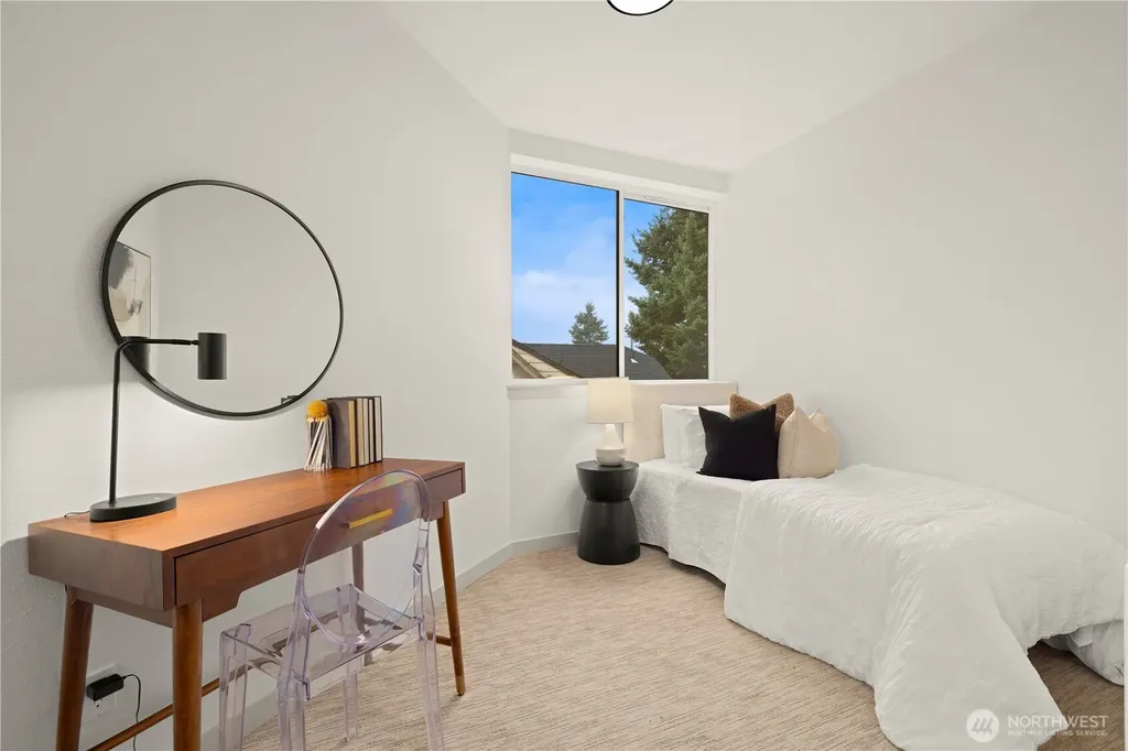7005 9th Avenue NE Seattle WA 98115