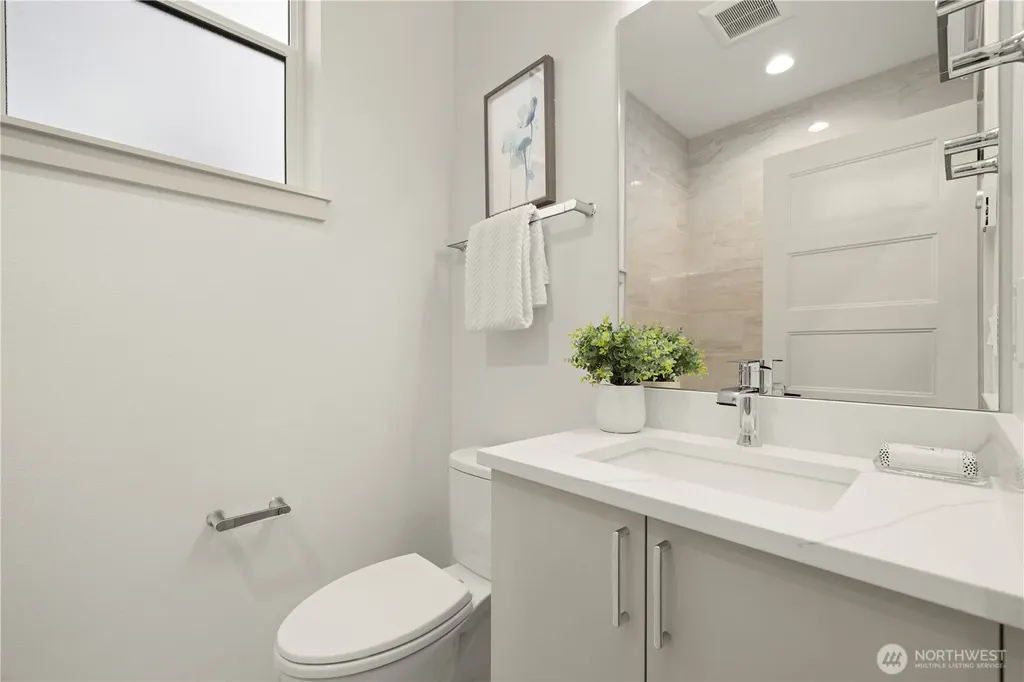 7005 9th Avenue NE Seattle WA 98115