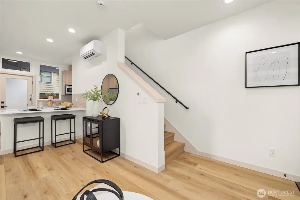 7005 9th Avenue NE Seattle WA 98115