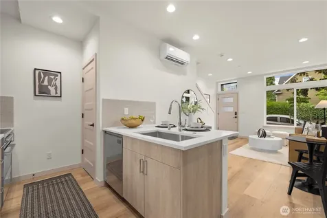 7005 9th Avenue NE Seattle WA 98115